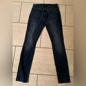 3/$30 Express NWT Supersoft Skinny Midrise Jeans Size 4R. Worn twice!